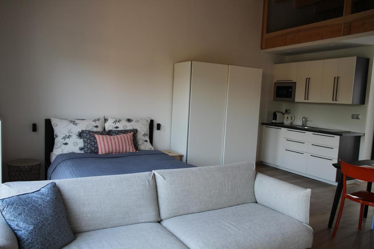 Apartmany Hluboka Nad Vltavou S Vyhledem Na Zamek Екстер'єр фото