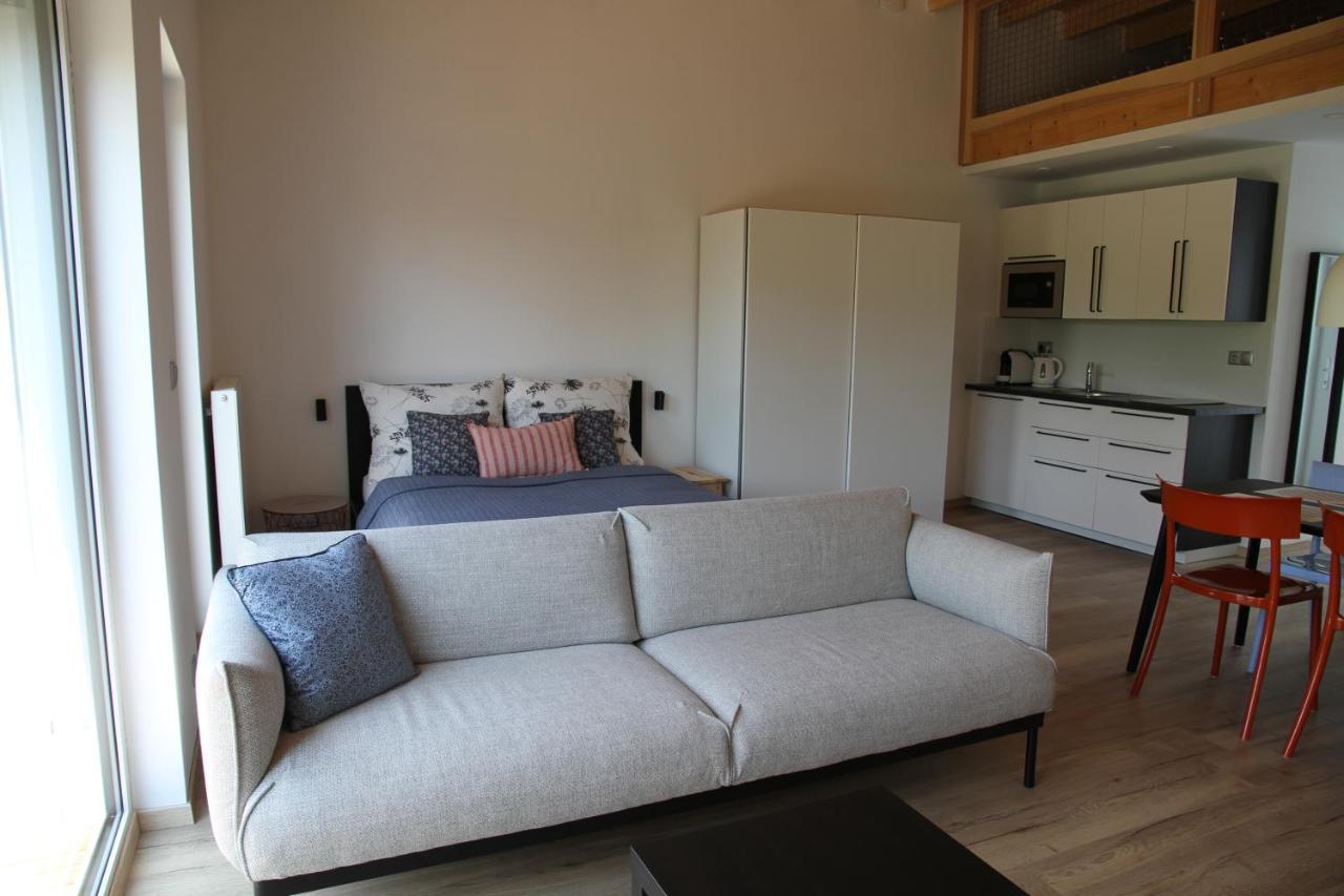 Apartmany Hluboka Nad Vltavou S Vyhledem Na Zamek Екстер'єр фото