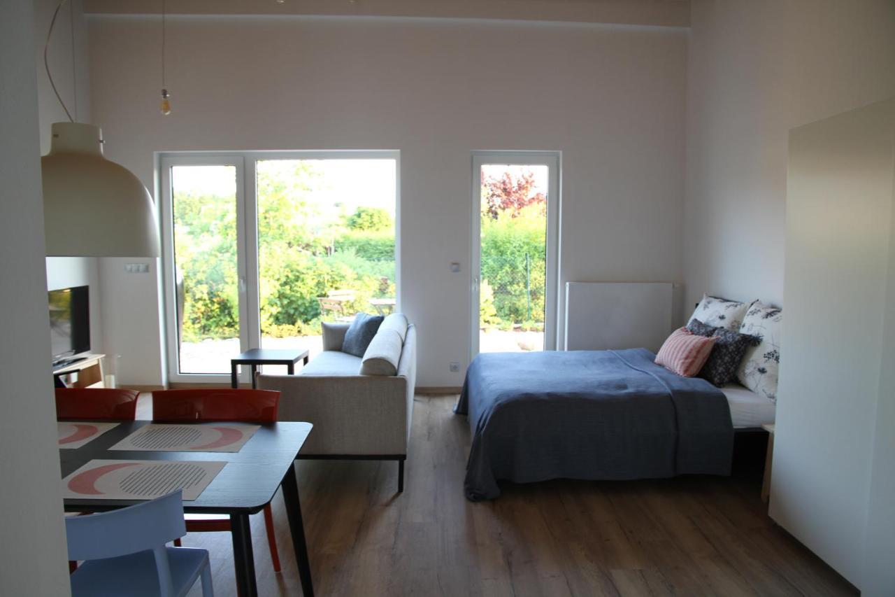 Apartmany Hluboka Nad Vltavou S Vyhledem Na Zamek Екстер'єр фото